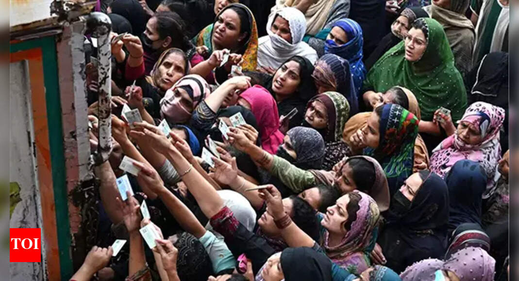 Pakistan: Why past is a poor guide of Pakistan's current crisis - Times ...