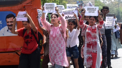 AISA protests outside Delhi's Indraprastha College for Women against harassment of girl students