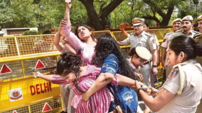 Delhi University sets up committee to probe incident at IP College even as students continue protests
