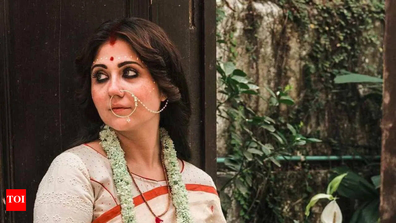 Swastika mukherjee sexy pics
