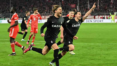 Freiburg knock Bayern Munich out of German Cup after late penalty
