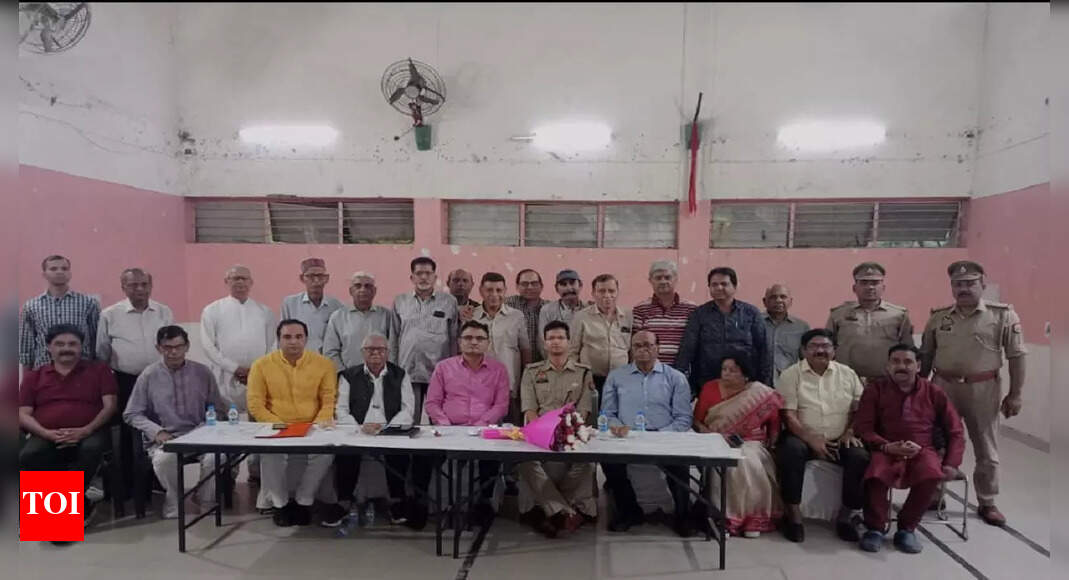 Noida Sector 15 RWA members discuss patrolling, traffic snarls with ...