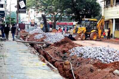 Ex-mayors slam Monserrates over Smart City works
