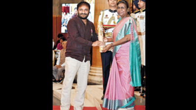 President Draupadi Murmu confers Padma Shri award on 3 from Bihar