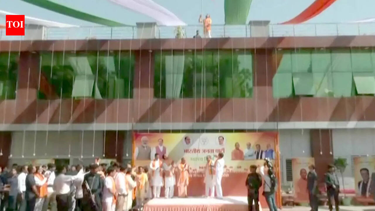 CM Yogi hoists BJP’s flag at party’s office in Lucknow on 43rd ...