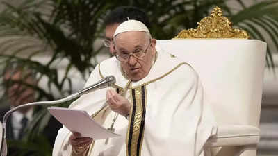 On Holy Thursday, healthy-looking pope urges priests to shun disunity