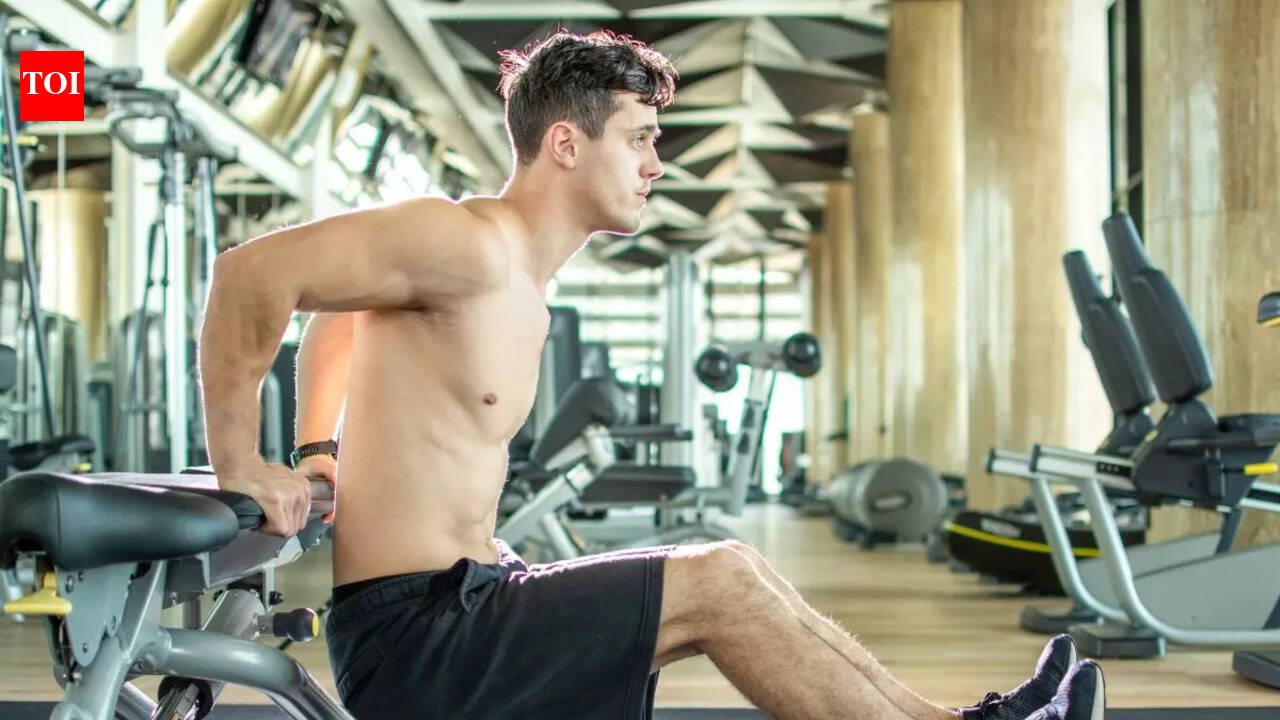 Dip exercise bars & stations to work on your chest & shoulders - The ...