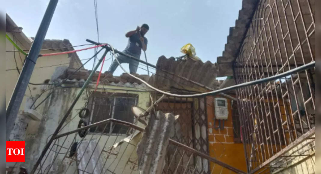 महाराष्ट्र के ठाणे में इमारत में स्लैब गिरने के बाद 100 वर्षीय महिला को बचाया गया  ठाणे समाचार – टाइम्स ऑफ इंडिया