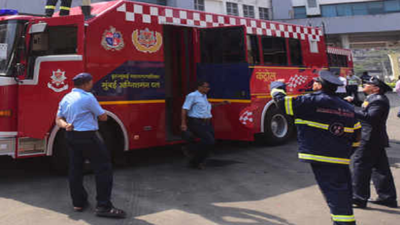 2 injured in Mumbai building fire