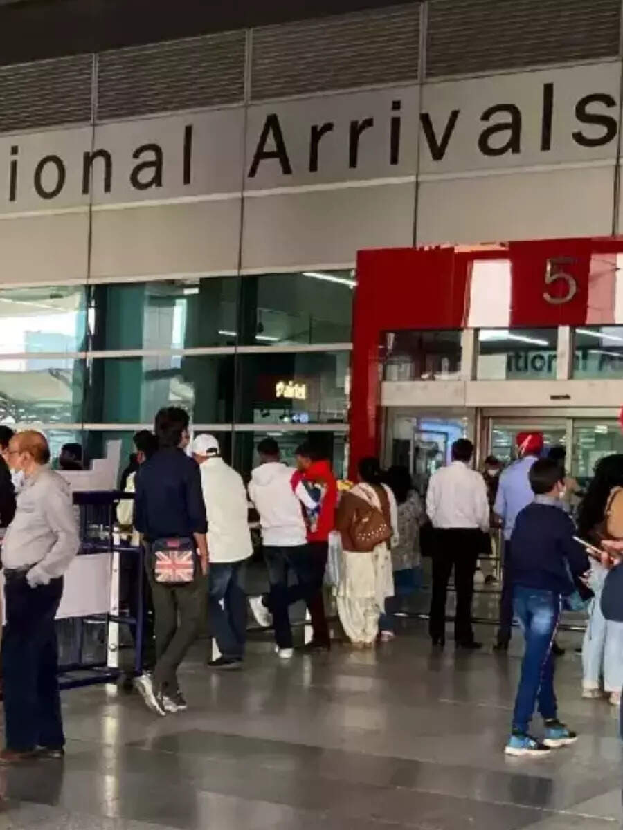 Delhi airport now 9th busiest in world | Times of India