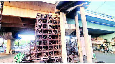 Overbridge in Chandlodia needs support to stand