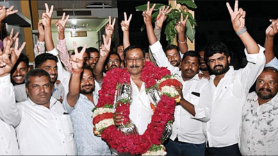 Karnataka polls: Siddaramaiah backs Vokkaligain in high-stakes Chamundeshwari