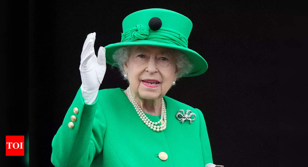 All about the exorbitant jewellery collection of Queen Elizabeth II