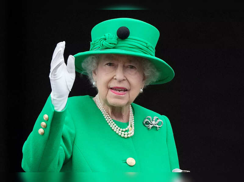 All about the exorbitant jewellery collection of Queen Elizabeth II