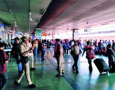 Bus, taxi operators hike fares as Kurmi protests hit railways