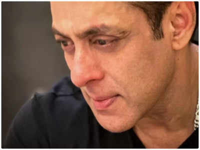 Salman Khan kicks off his weekend with a "peaceful" click