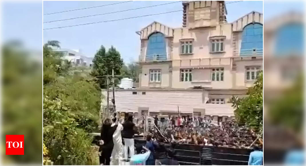 Watch: Fans Throng Outside Pushpa's Allu Arjun Residence On His ...