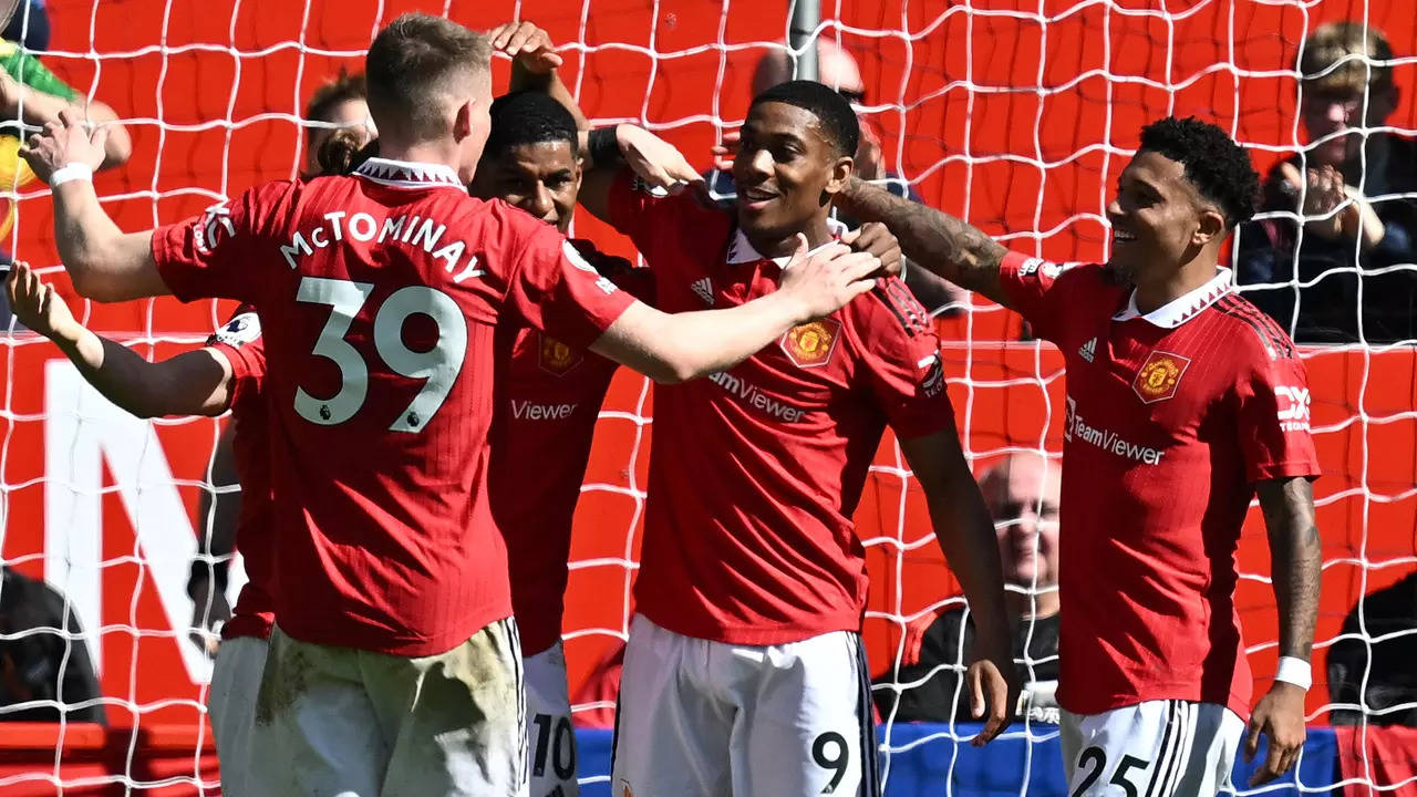 Manchester United beat Tottenham Hotspur 2-0 in Premier League