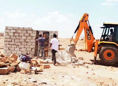 Encroachments over 100 bigha govt land cleared in Jaisalmer