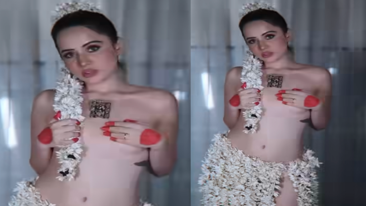 Urfi Javed goes topless and styles a skirt made of gajras for her new  video; netizens write, “Atleast think about Ramadan before doing all this”  - The Times of India