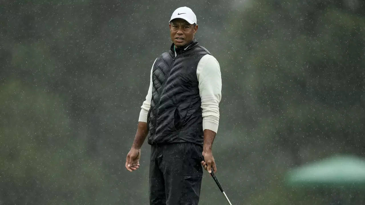 Tiger Woods Withdraws from 2023 Masters Tournament Due to Foot Injury