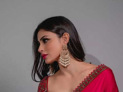 Saree looks to steal from Mouni Roy