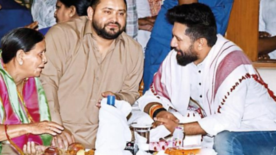 Chirag Paswan attends RJD's iftar party, mocks Bihar CM Nitish Kumar for opposition unity bid