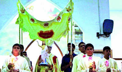 Special prayers, processions mark Easter celebrations