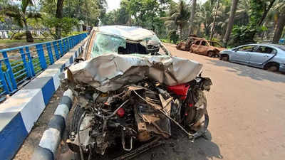 Four killed as SUV hits bike, truck in Kolkata