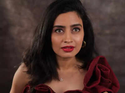Tamil actress Sangeetha announces her exit from TV show ‘Kanakanum Kaalangal 2’; actress Praveena to play Malar teacher?