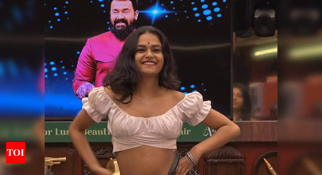 Bigg Boss Malayalam 5 Lachu Steals The Show With Her Special Dance Performance For Host 