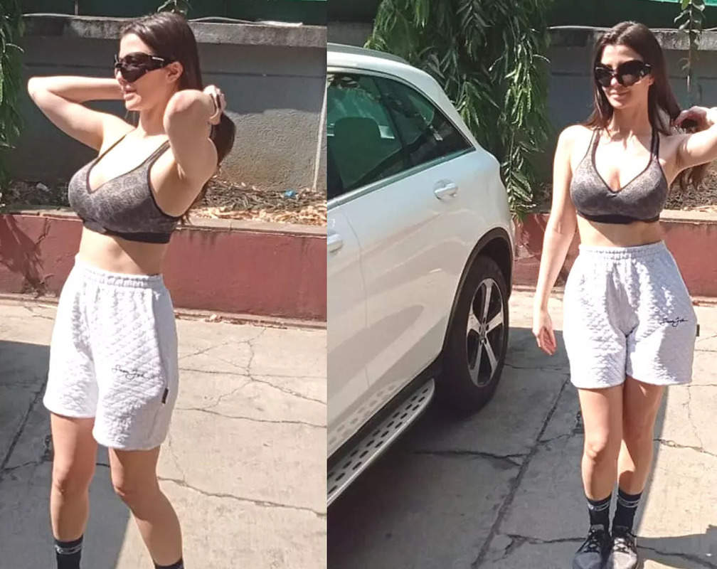 
Arbaaz Khan's GF Giorgia Andriani flaunts her toned body in sports bra and shorts
