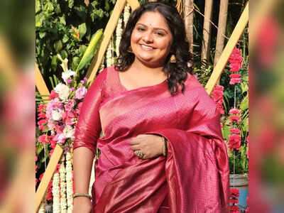 Maharashtrachi Hasya Jatra fame Esha Dey reacts after a netizen trolls