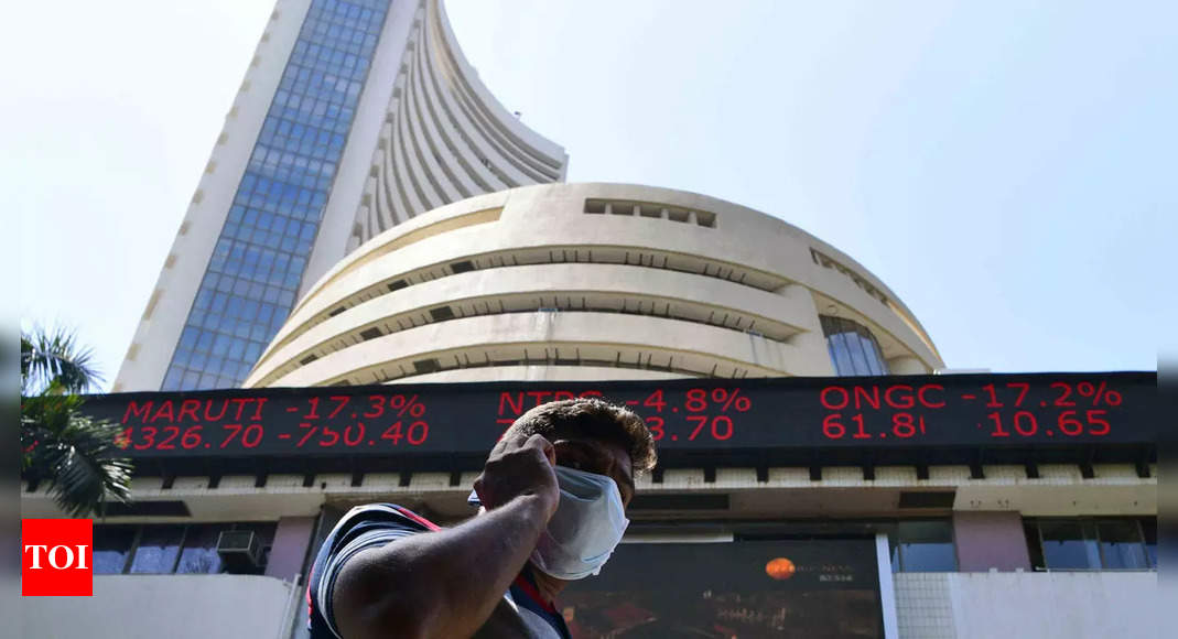 Markets maintain winning run for 7th day; Sensex reclaims 60k mark – Times of India