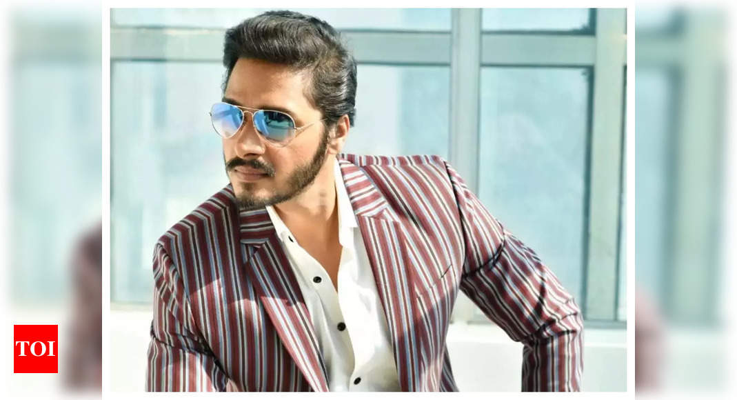 Shreyas Talpade: Playing a villain is challenging for someone who has majorly played positive roles and has been considered a good boy  – Exclusive – Times of India