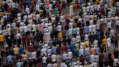 Delhi HC seeks response on plea seeking direction to allow prayer during Ramzan at Mughal Mosque