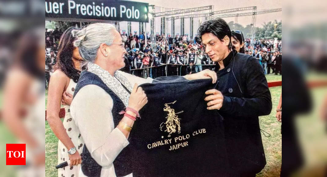 Nafisa Ali shares throwback picture with Shah Rukh Khan, Priyanka Chopra as she pays tribute to her husband’s regiment – Times of India