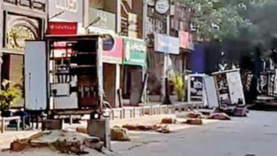 Work to remove old power infra 'shoddy' and 'unsafe', say traders at Noida's Sector 18 market