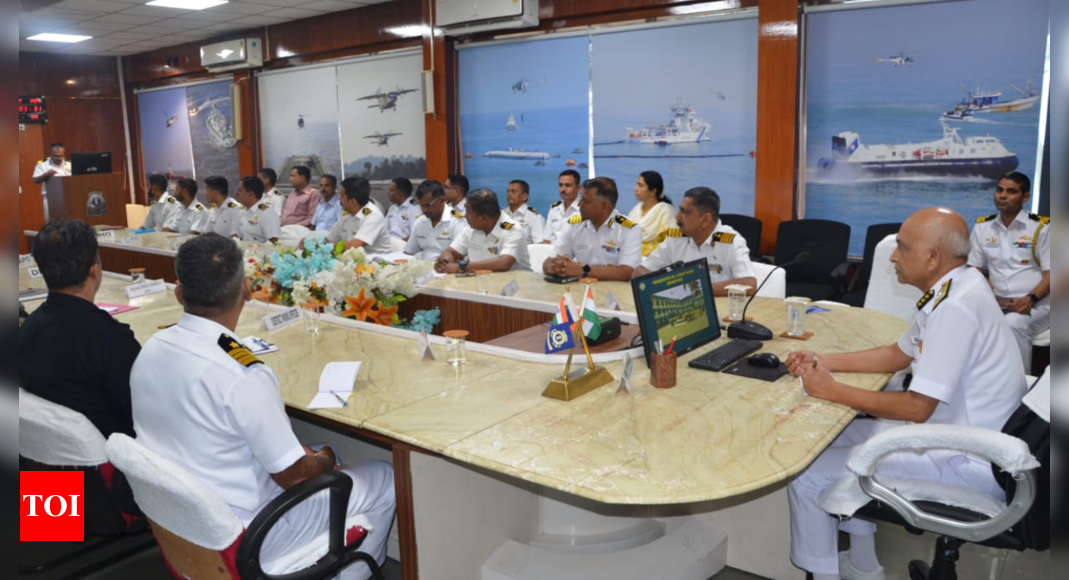 तटरक्षक एडीजी ने कर्नाटक में परिचालन तैयारियों की समीक्षा की  मंगलुरु समाचार – टाइम्स ऑफ इंडिया