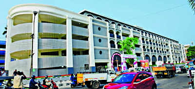 Pinarayi opens new MLCP facility at Thampanoor