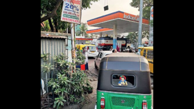 Acute CNG shortage across Kolkata leaves green car owners in lurch