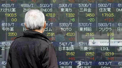 Asia stocks mixed after Wall St dips on US recession warning