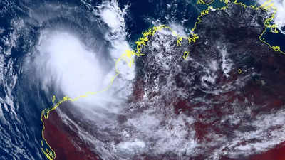 Australia's northwest braces for strongest cyclone in a decade
