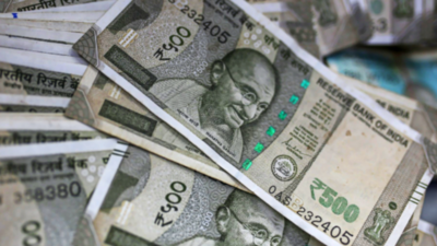 Rupee gains 27 paise to close at 81.84 against US dollar