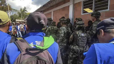 Indigenous protesters free 17 kidnapped Colombian soldiers