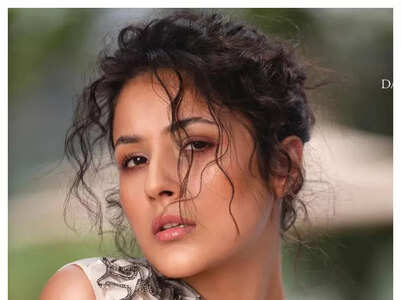 Pics of Shehnaaz that scream style & glamour