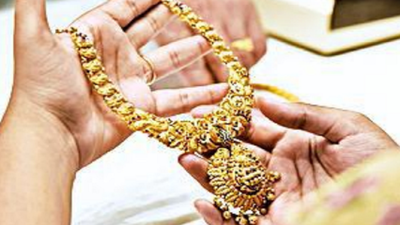Gold scales an all-time high of Rs 62,800/10gm in Hyderabad
