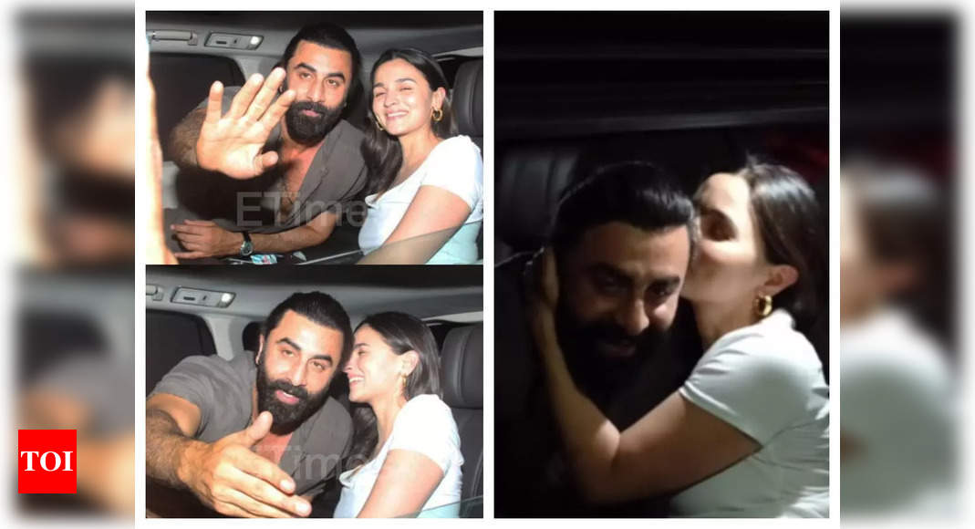 Alia Bhatt sends internet into meltdown as she kisses Ranbir Kapoor in front of the paparazzi – See photos – Times of India