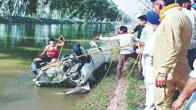 3 feared drowned as car falls in canal in Punjab
