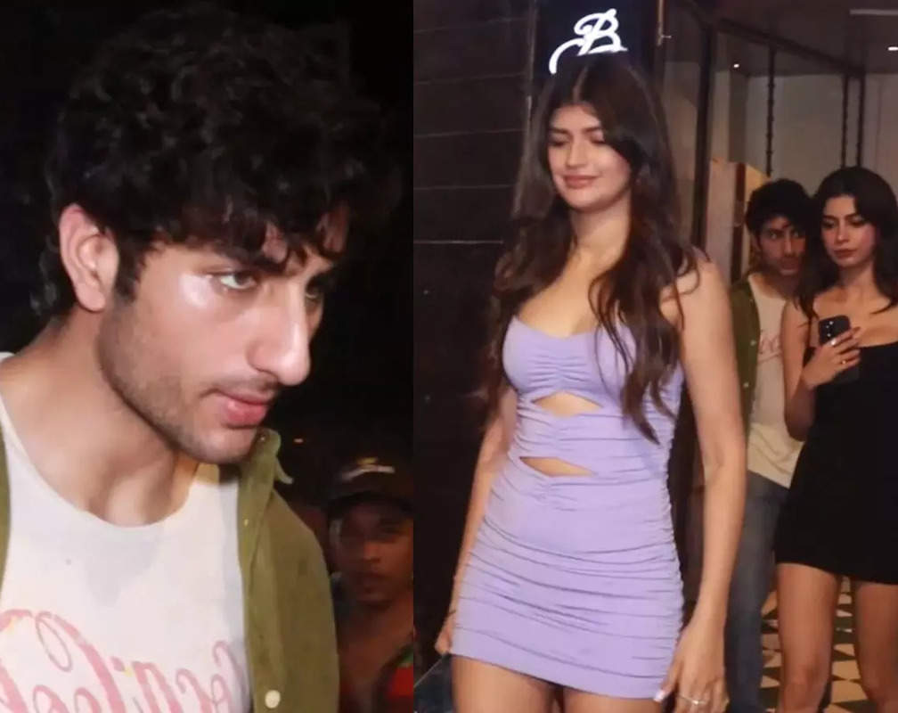 
Ibrahim Ali Khan and Khushi Kapoor party with friends
